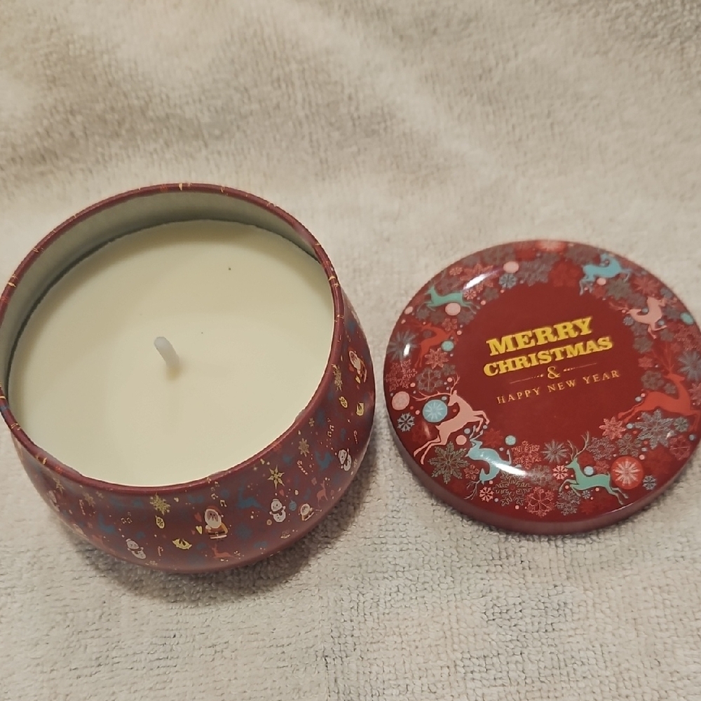 ♥️♥️♥️ Holiday Scented Candle - Red - Picture 4 of 6